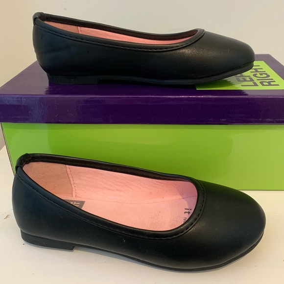 Left & Right girls/toddler black dress shoes. Size 9. - Picture 2 of 7